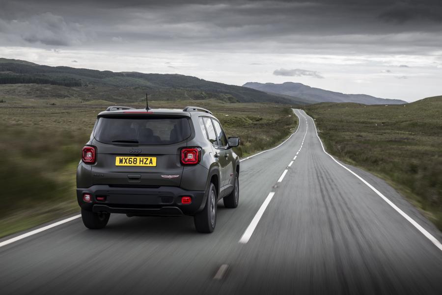  Jeep Renegade Trailhawk (BU) 2018 года  (UK) (фото 15 из 36)